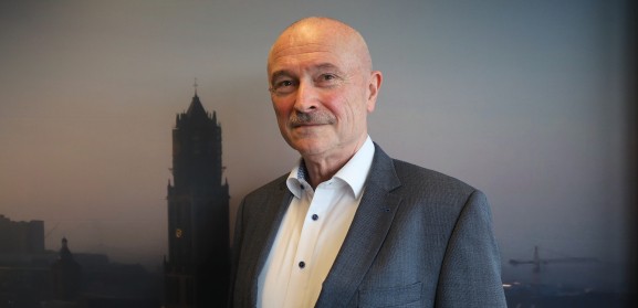 24001_ED POSTHUMUS.jpg